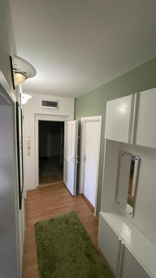Апартаменти Apartman Jelena II Сремська Митровиця Екстер'єр фото
