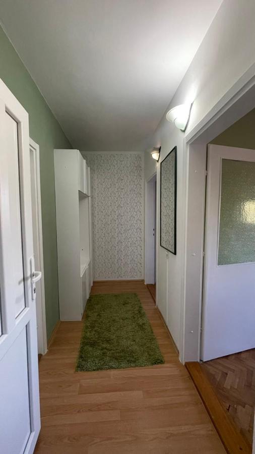 Апартаменти Apartman Jelena II Сремська Митровиця Екстер'єр фото